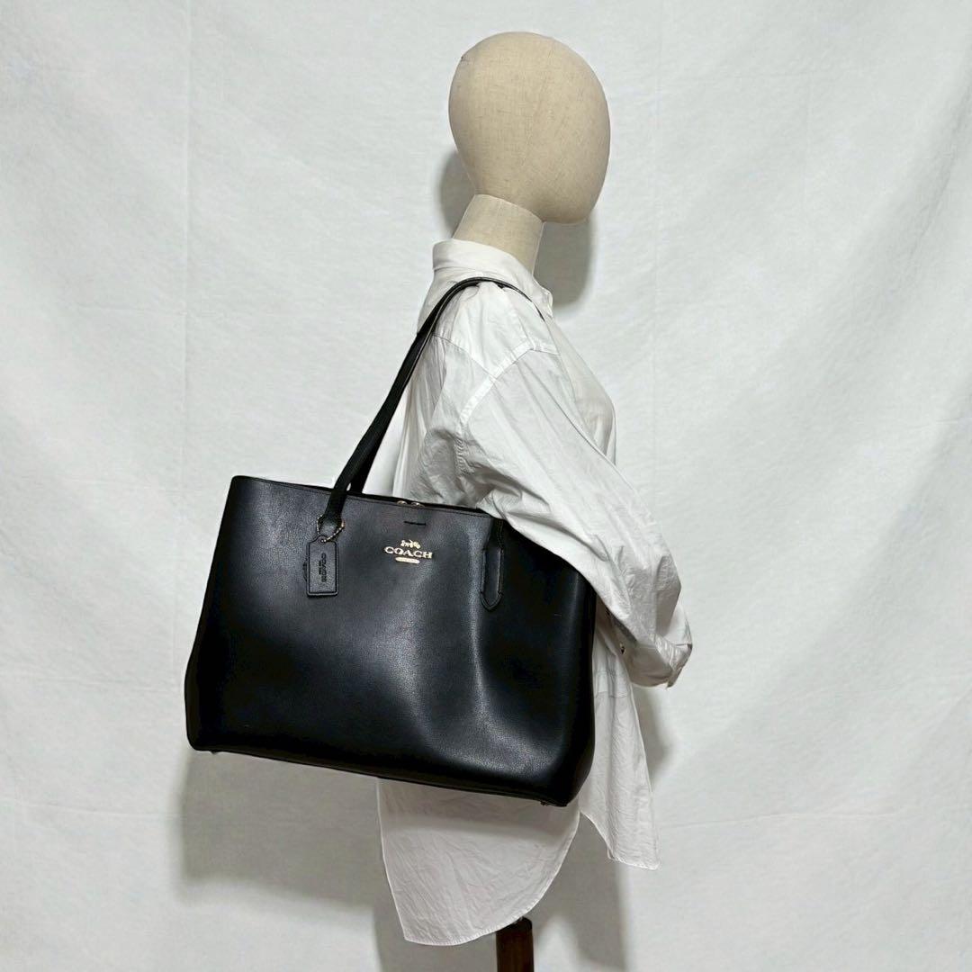 コーチ　COACH アベニュー　ブラック　A4可能　肩掛け可能　トートバッグ