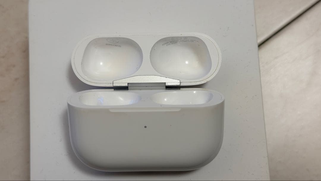 橋*本様 Apple AirPods Pro（第2世代）美品