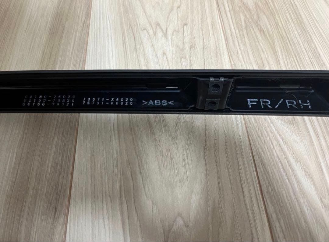 レクサスUX 純正エアロ 右側のみ