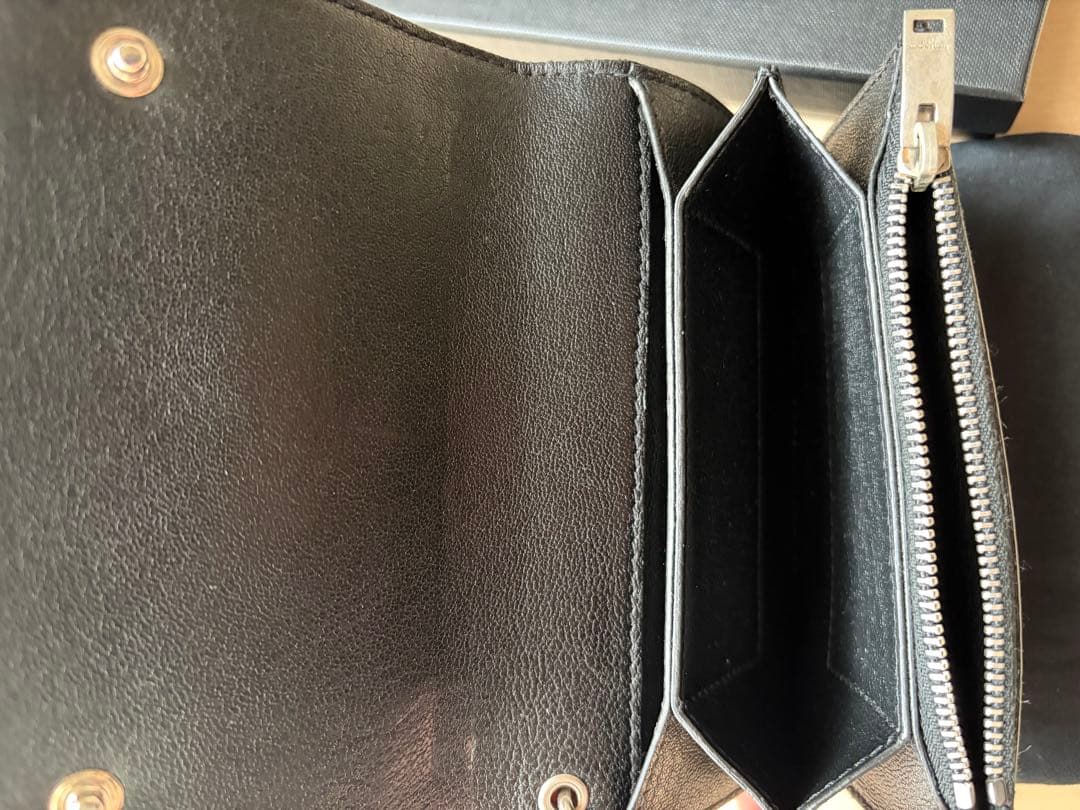 saint laurent paris ウォレットチェーン付き