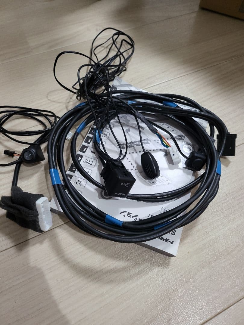 NSZT-W68T　トヨタ純正カーナビ　HDMIケーブル　説明書　7インチワイド