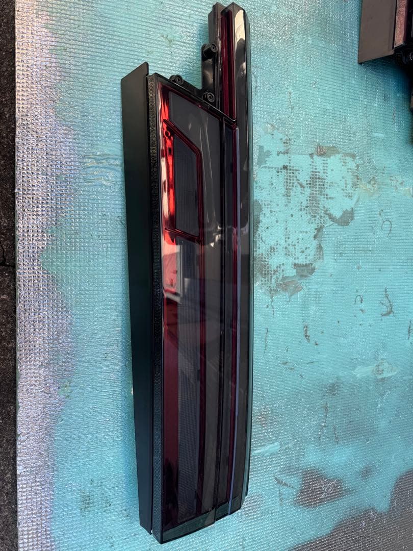 90系ノア/ヴォクシー　LEDテールランプ