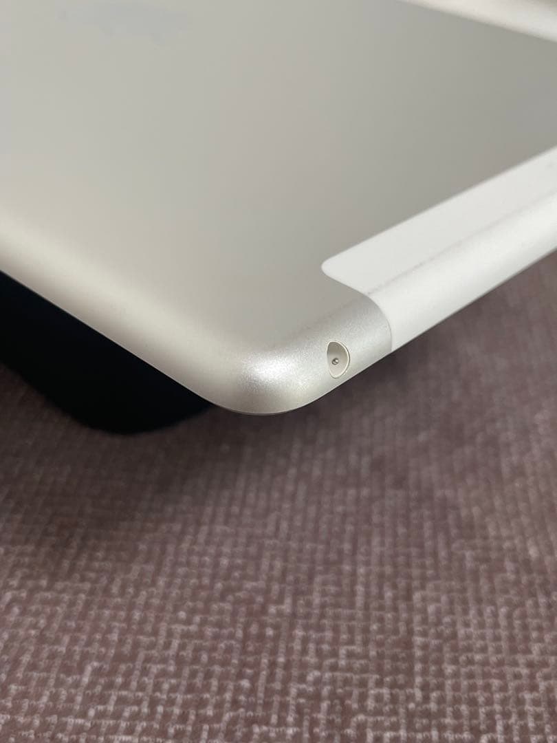 (本体のみ)iPad第8世代 32GB SIMフリー シルバー