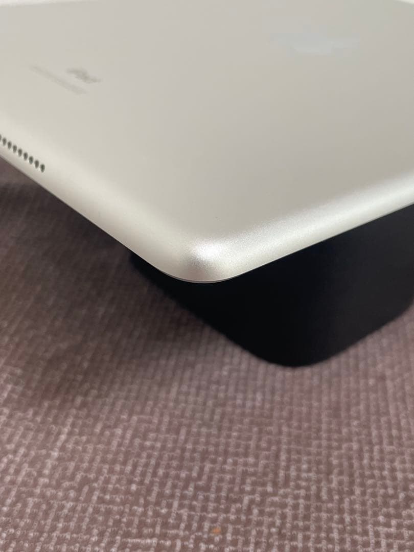 (本体のみ)iPad第8世代 32GB SIMフリー シルバー