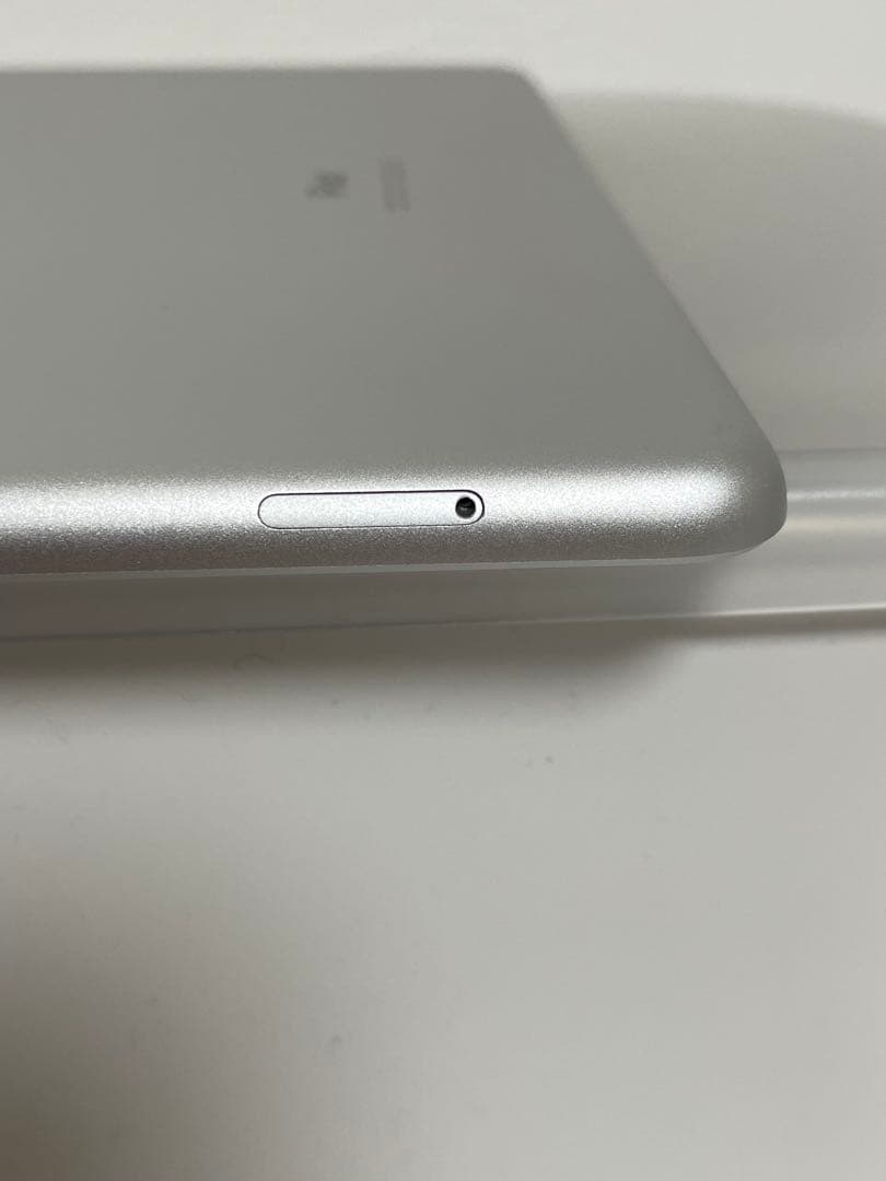 (本体のみ)iPad第8世代 32GB SIMフリー シルバー