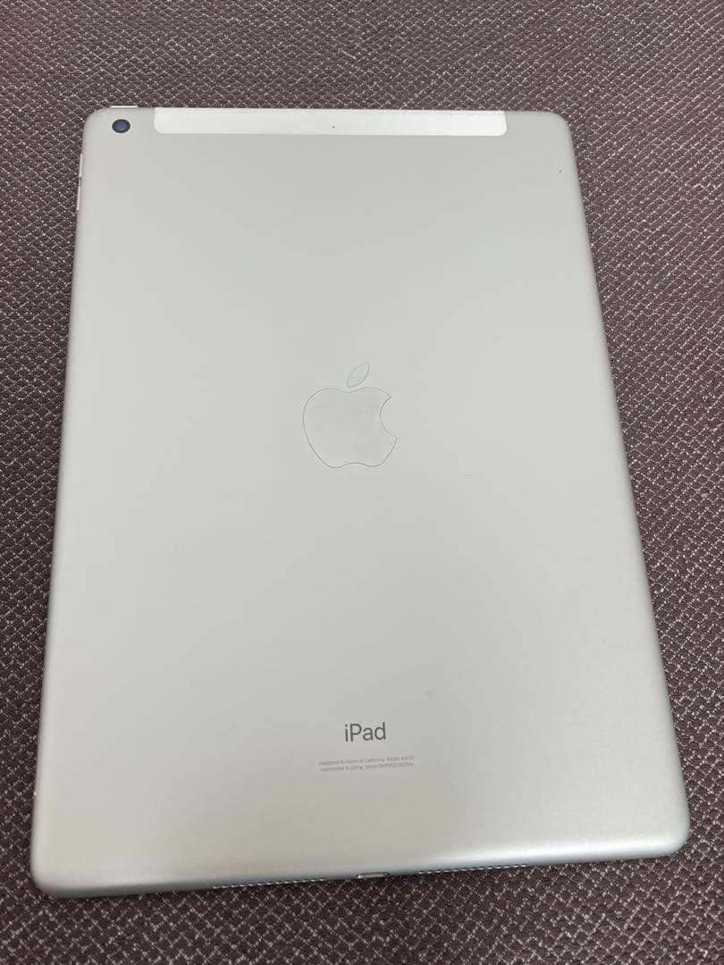 (本体のみ)iPad第8世代 32GB SIMフリー シルバー