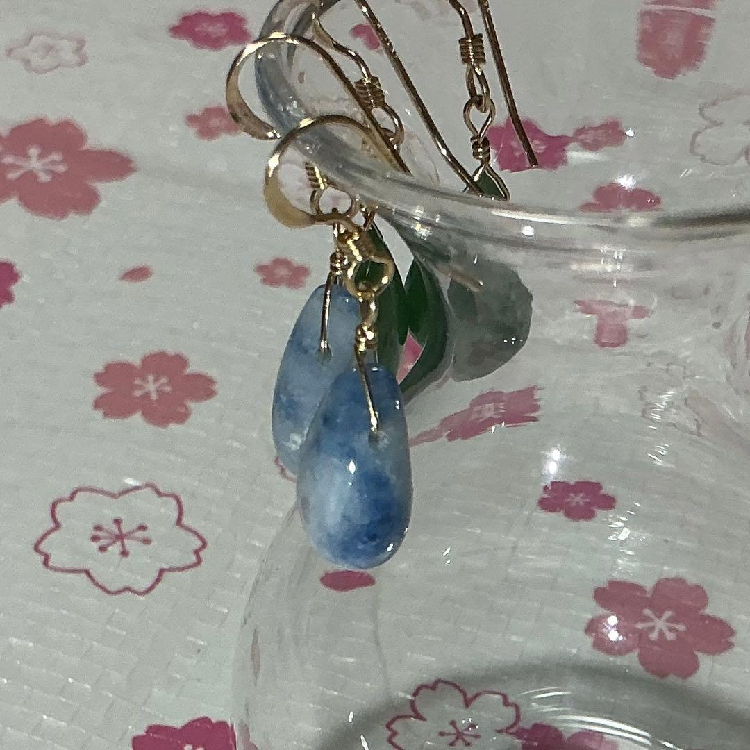コン沢翡翠と金山谷翡翠　ティアドロップピアス　14kgf