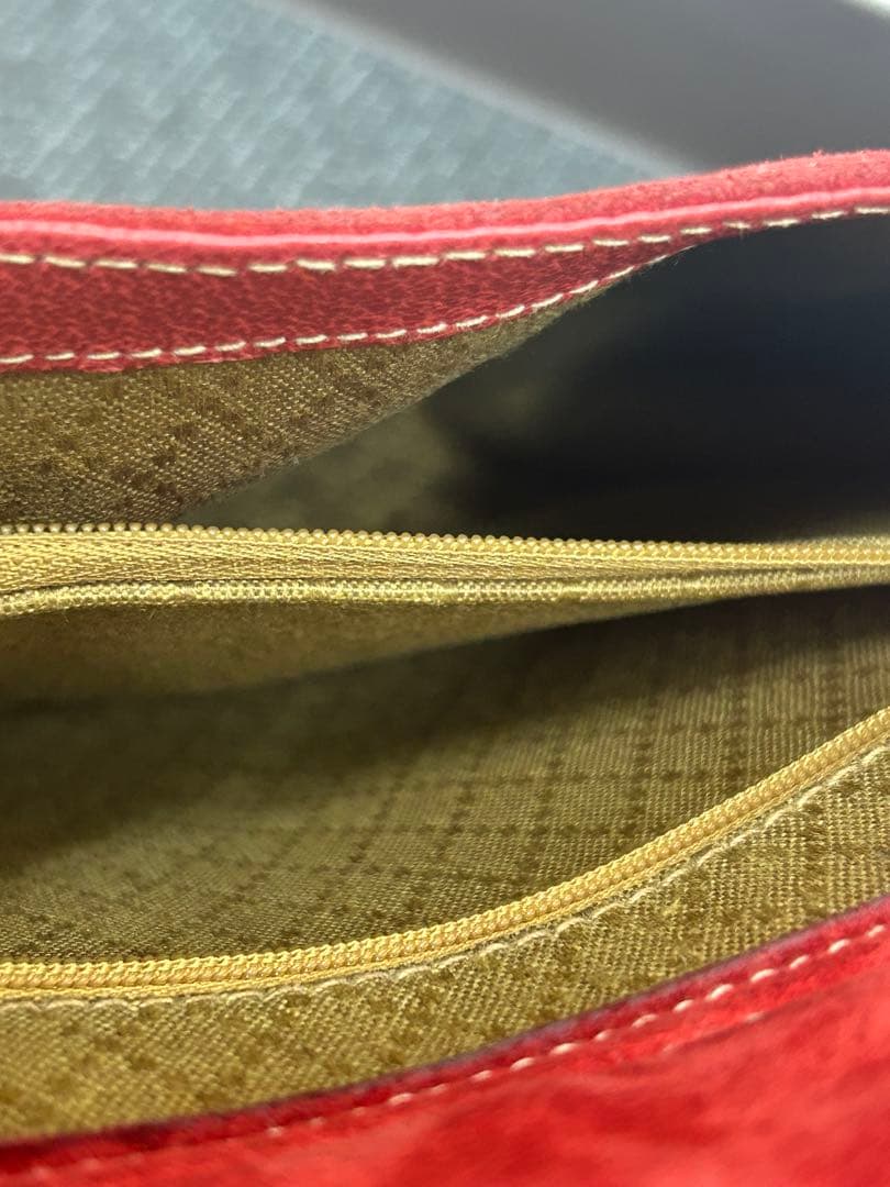 Gucci 赤 スエード ショルダーバッグ　GUCCI