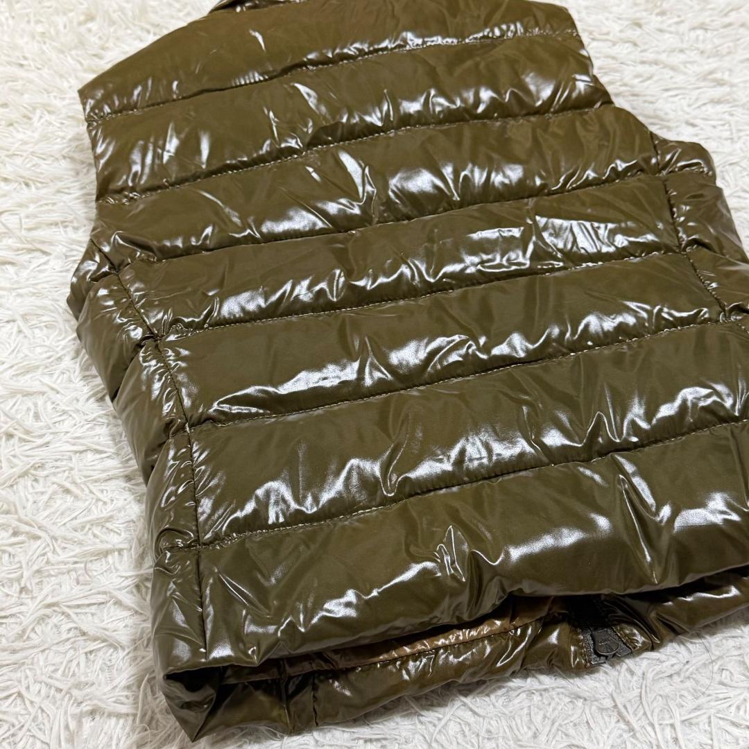 15507✨MONCLER ダウンベスト/0/ナイロン カーキ ワッペン