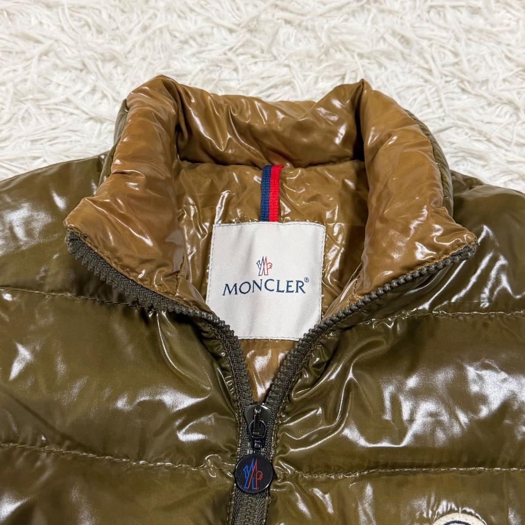 15507✨MONCLER ダウンベスト/0/ナイロン カーキ ワッペン