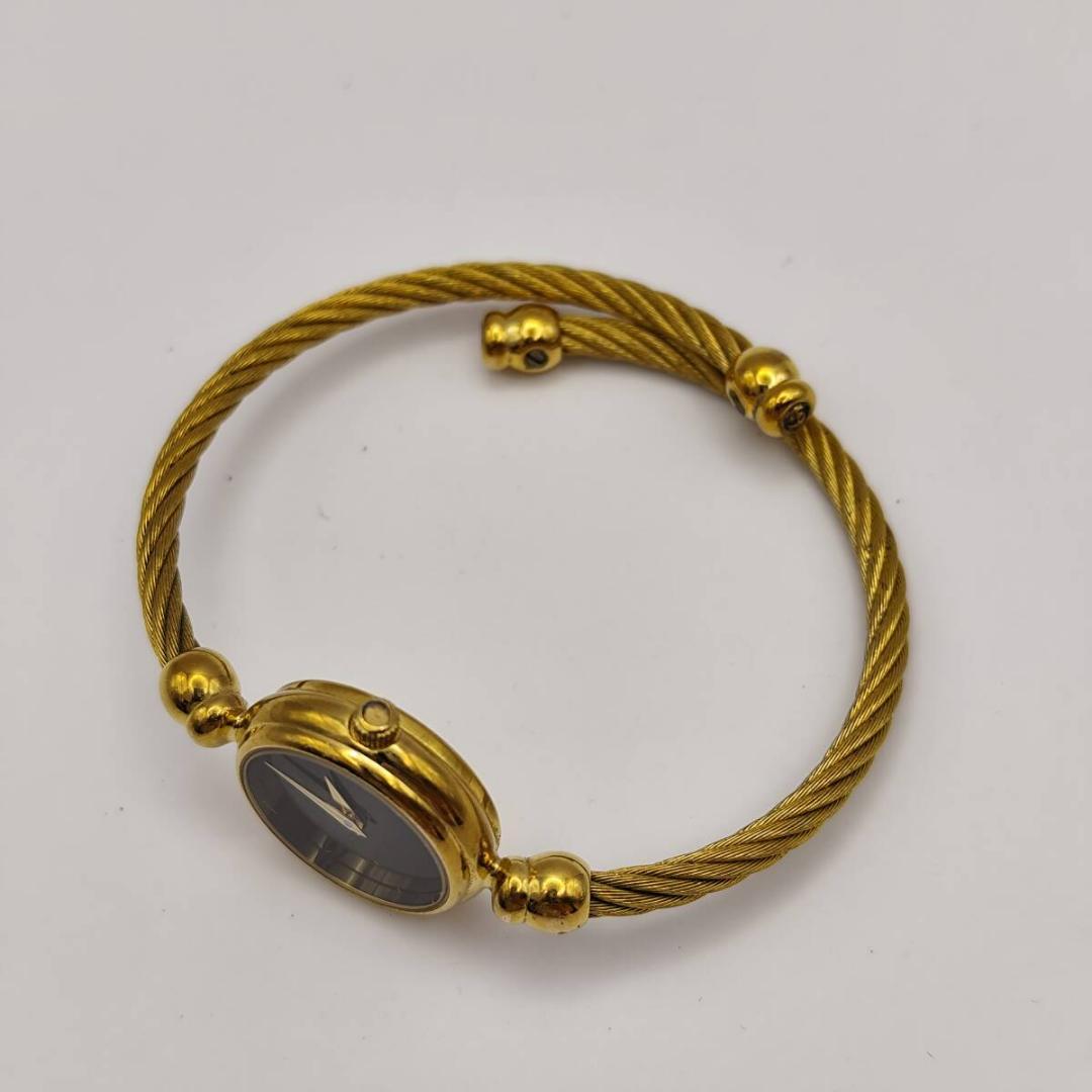 稼働品 GUCCI グッチ 腕時計 バングル 2700.2.L クォーツ 箱付き