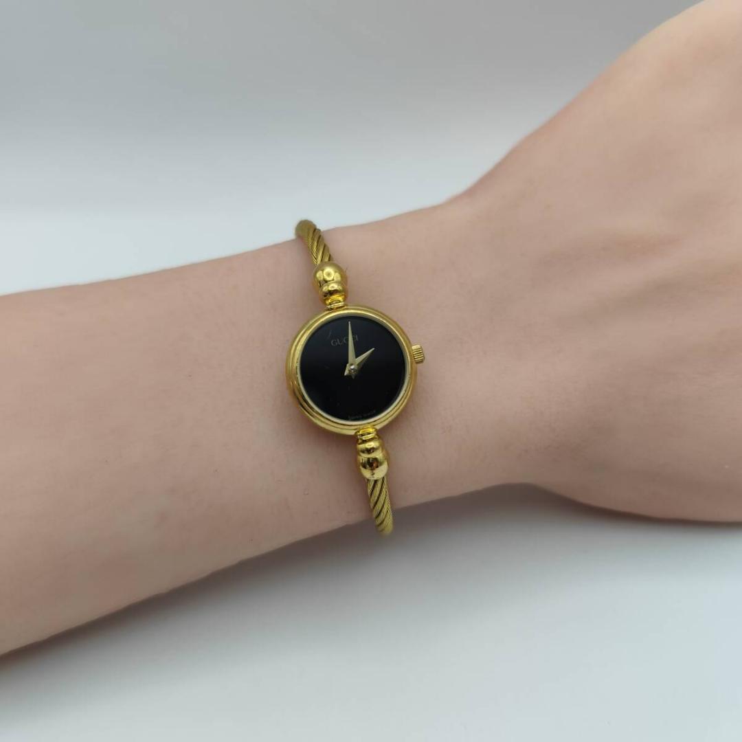 稼働品 GUCCI グッチ 腕時計 バングル 2700.2.L クォーツ 箱付き