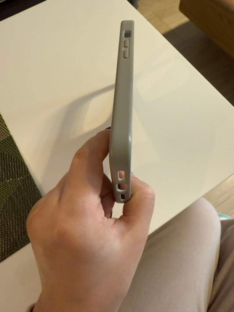 RIMOWA iPhone15pro用ケース グレー ストライプ