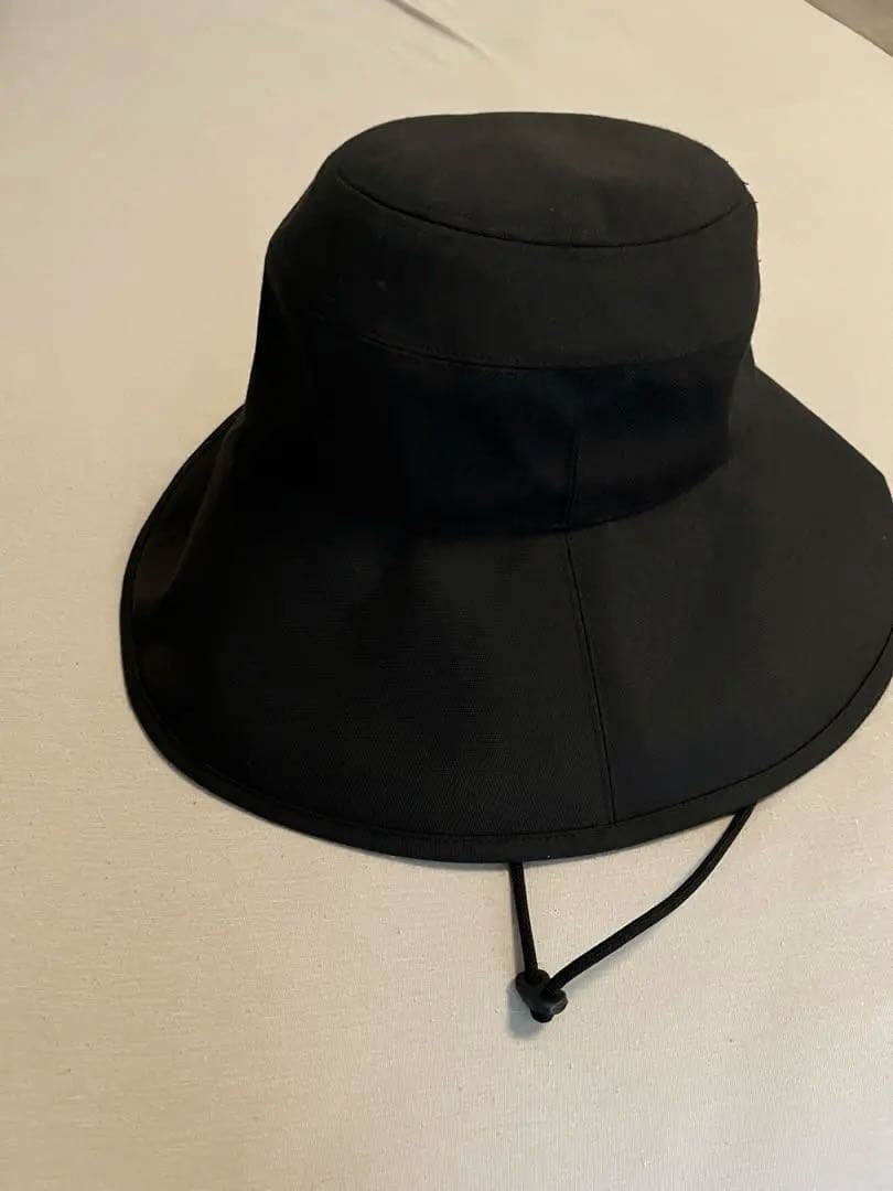 美品　サンバリア100 ナチュラルハット　L ストラップ付き