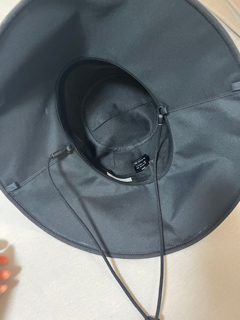 美品　サンバリア100 ナチュラルハット　L ストラップ付き