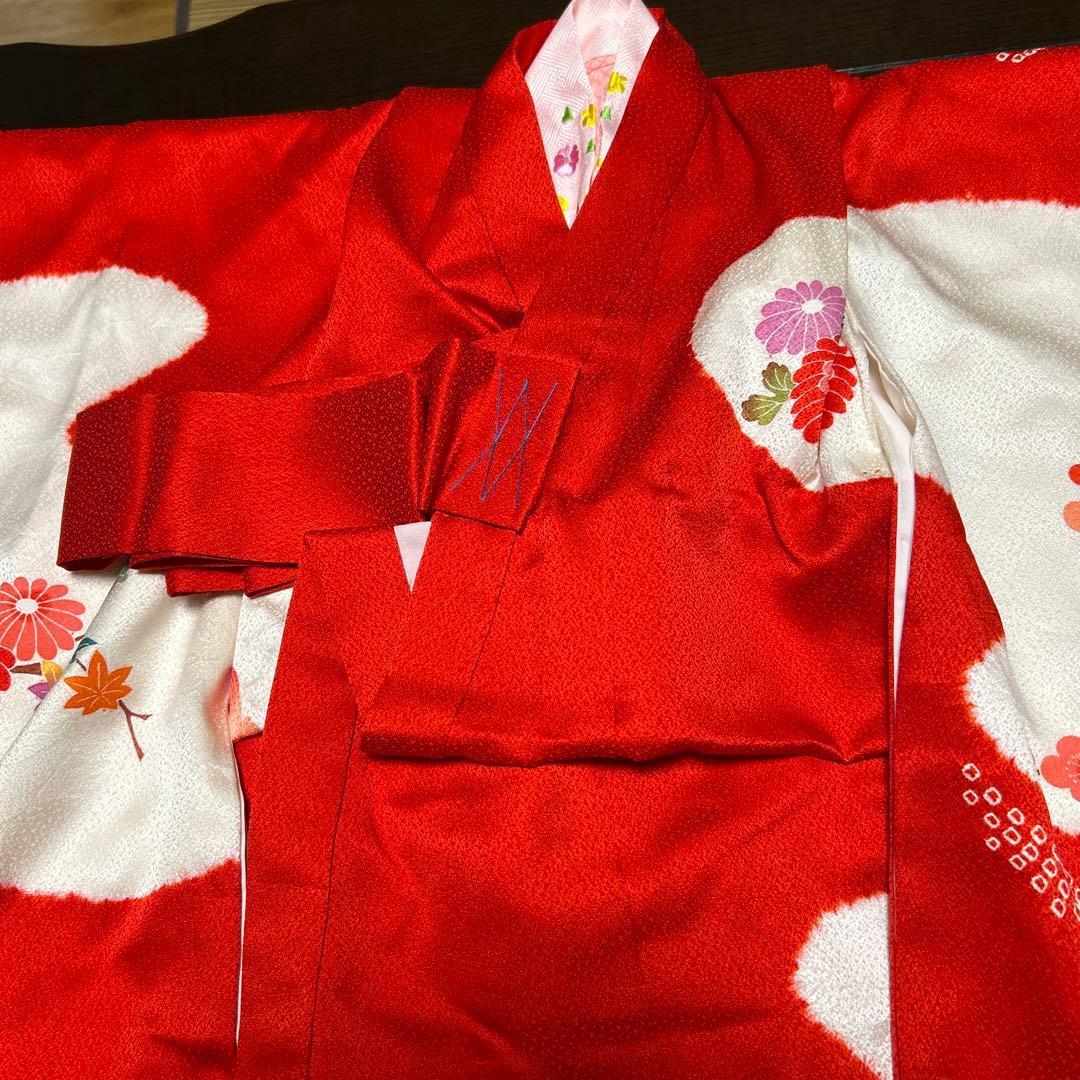 正絹　七五三用伝統和服 赤と白 花柄刺繍
