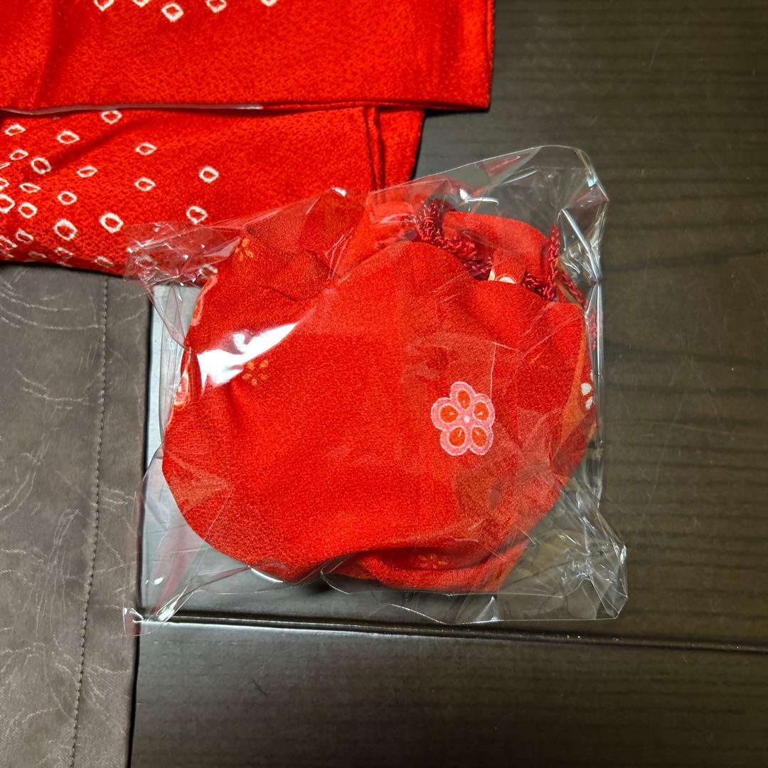 正絹　七五三用伝統和服 赤と白 花柄刺繍