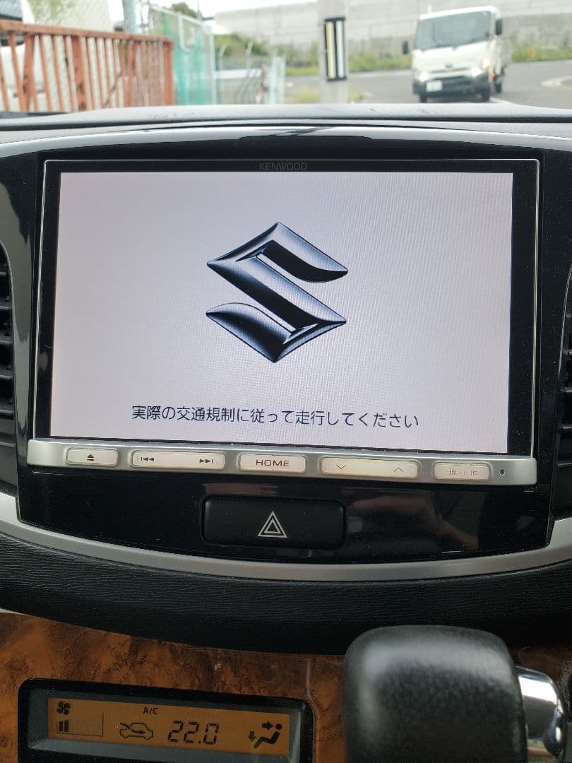 スズキ 8インチカーナビ Bluetooth搭載