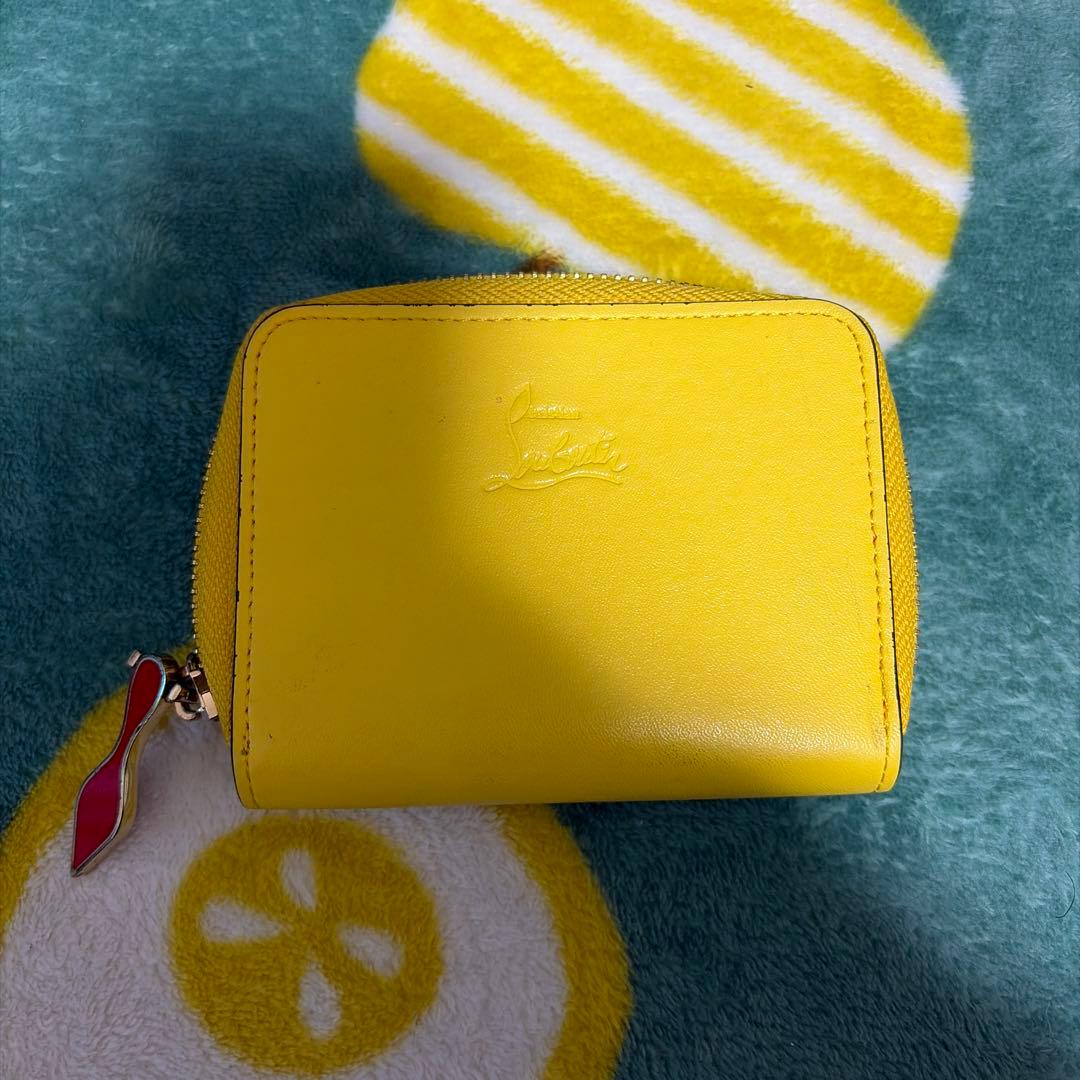 Y*ン様 クリスチャン・ルブタン yellowスタッズ ケース