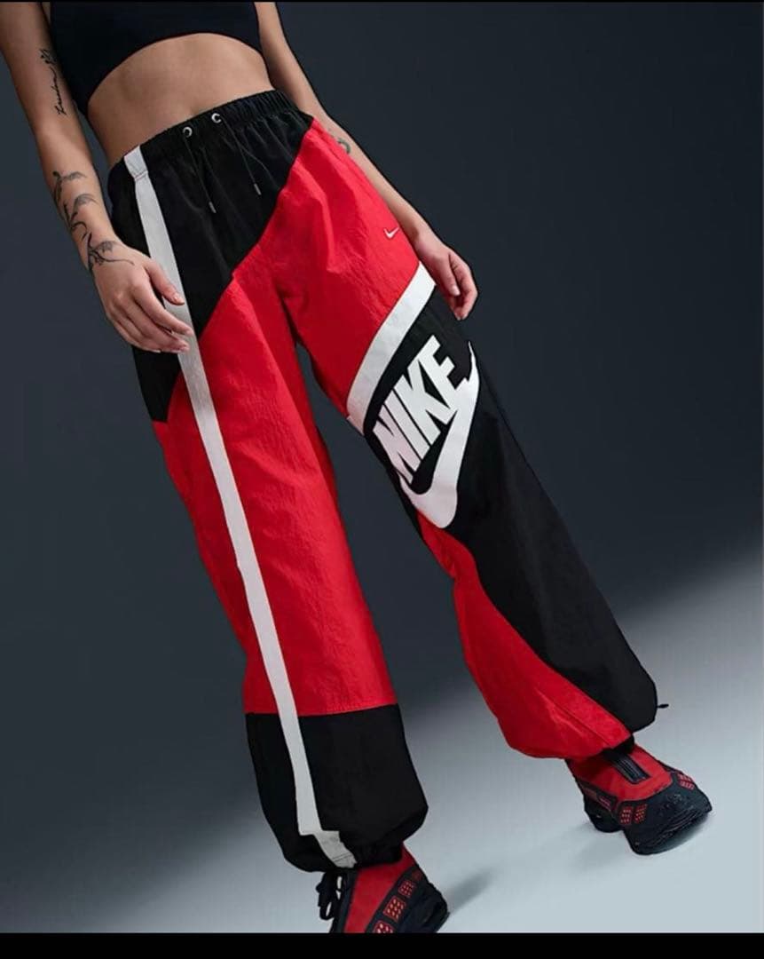 ナイキ　山田涼介　RED