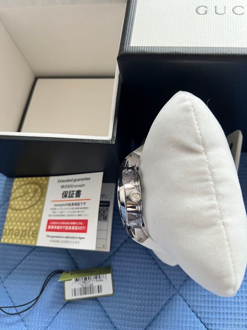 GUCCI ホワイトラバーベルト 時計