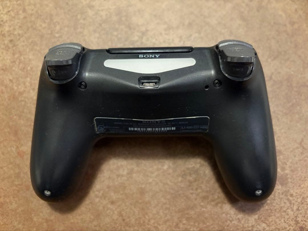 PlayStation 4 Slim 本体 と 付属品等