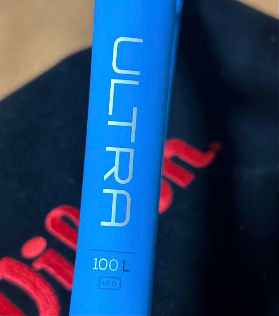 Wilson 硬式テニスラケット　ULTRA100 カバー振動どめ付き