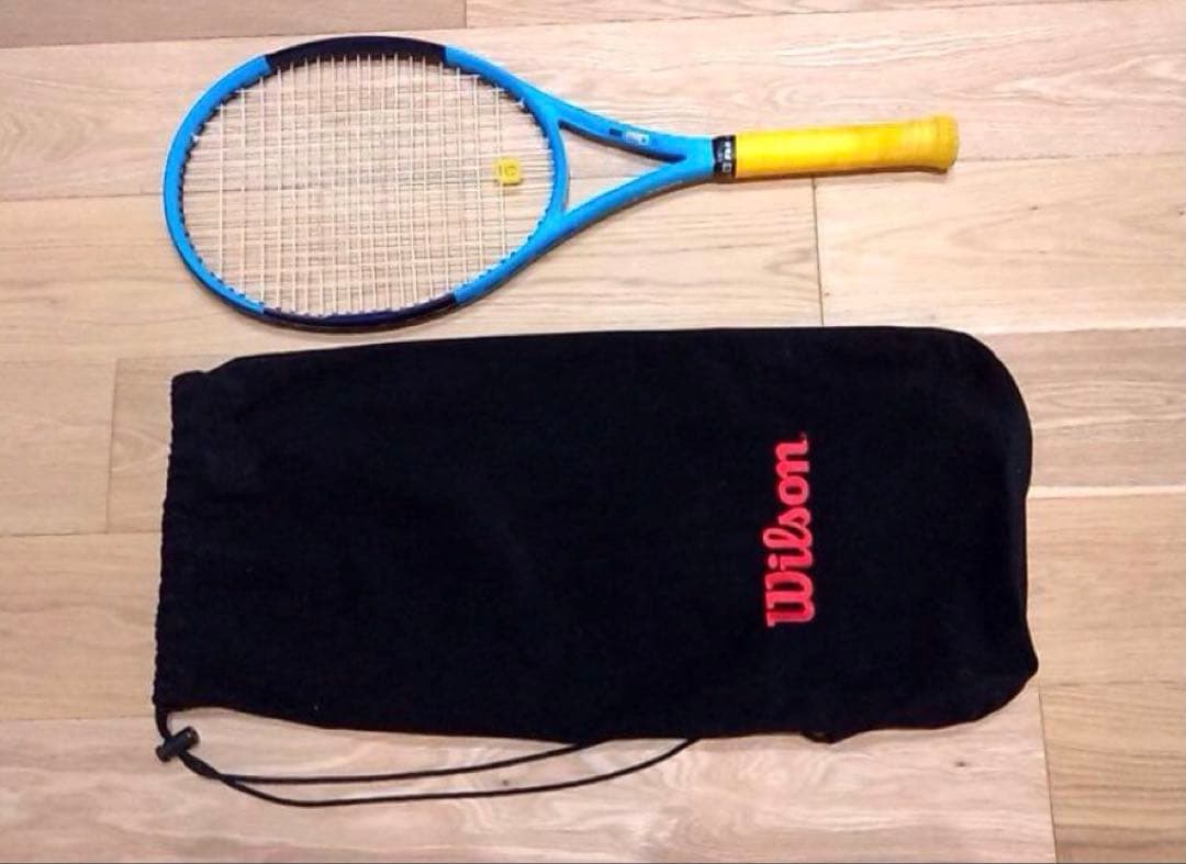 Wilson 硬式テニスラケット　ULTRA100 カバー振動どめ付き