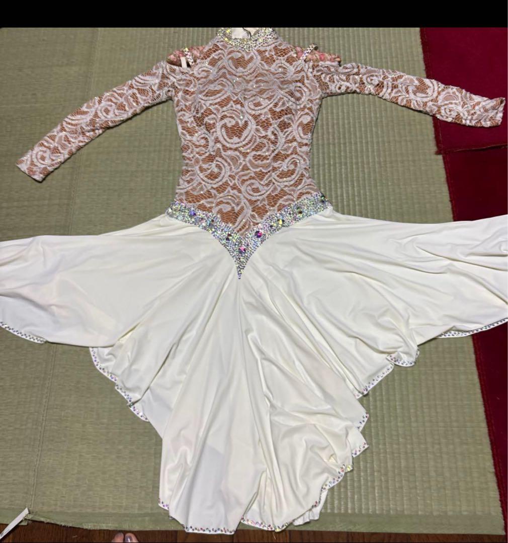 社交ダンス　ラテンドレス