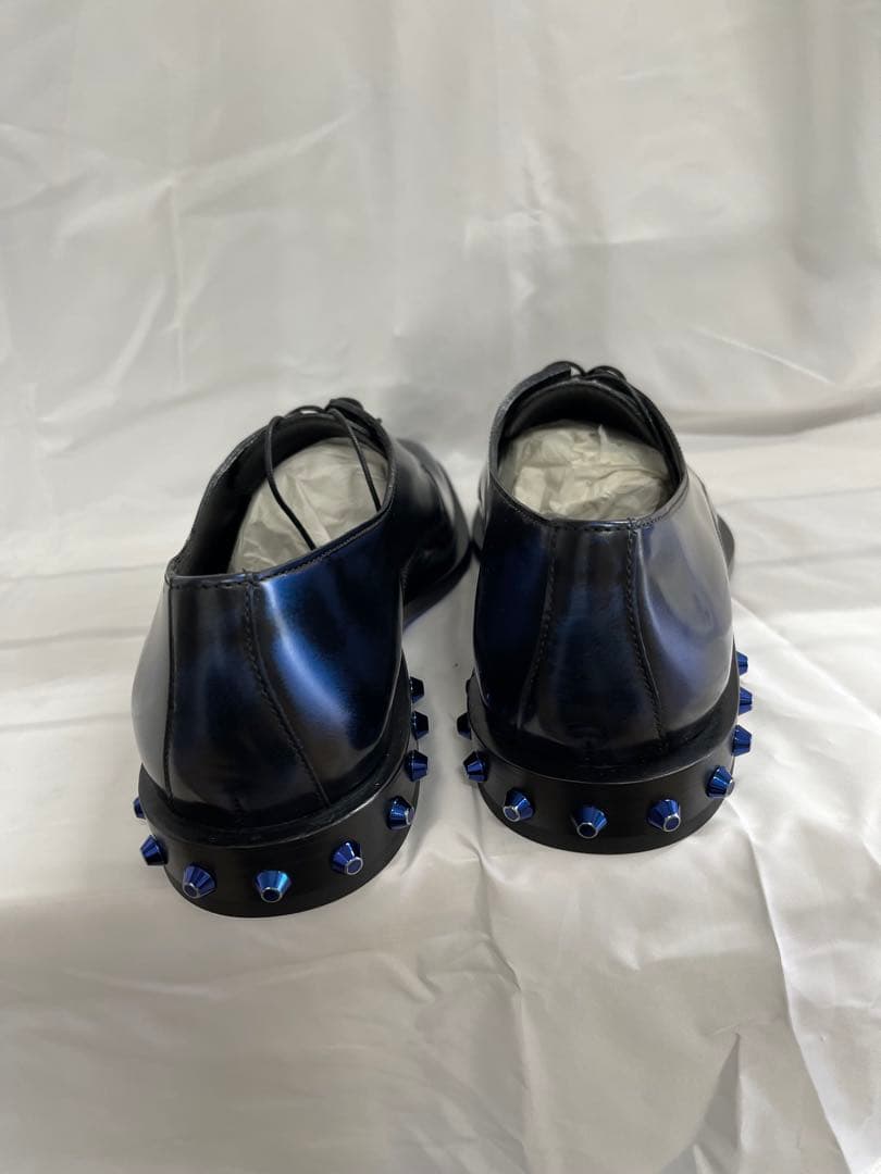 ジミーチュウ STEFAN ブラック/ポップブルー 43（期間限定特価）18日迄