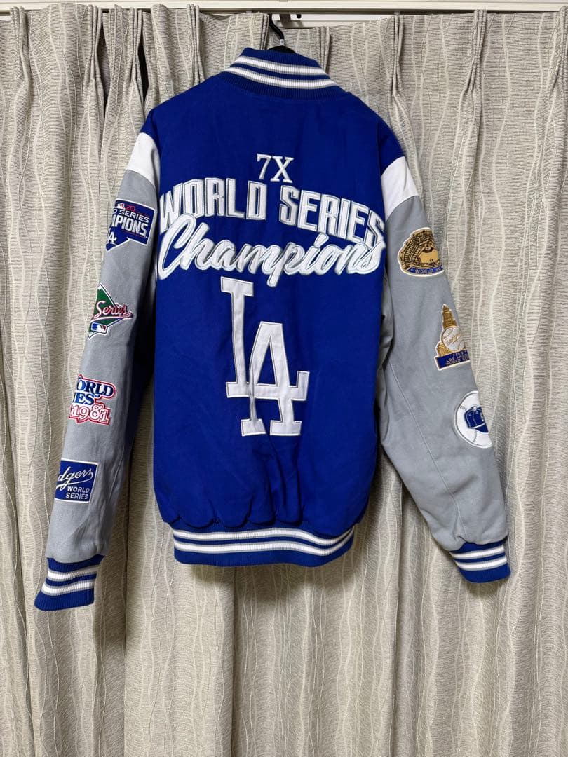 ロサンゼルス ドジャース　ワールドシリーズチャンピオン スタジャン M