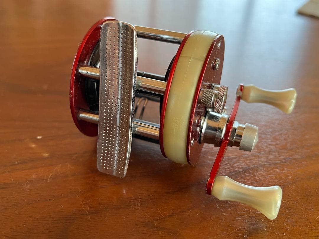 Ambassadeur 1750 A ベイトリール