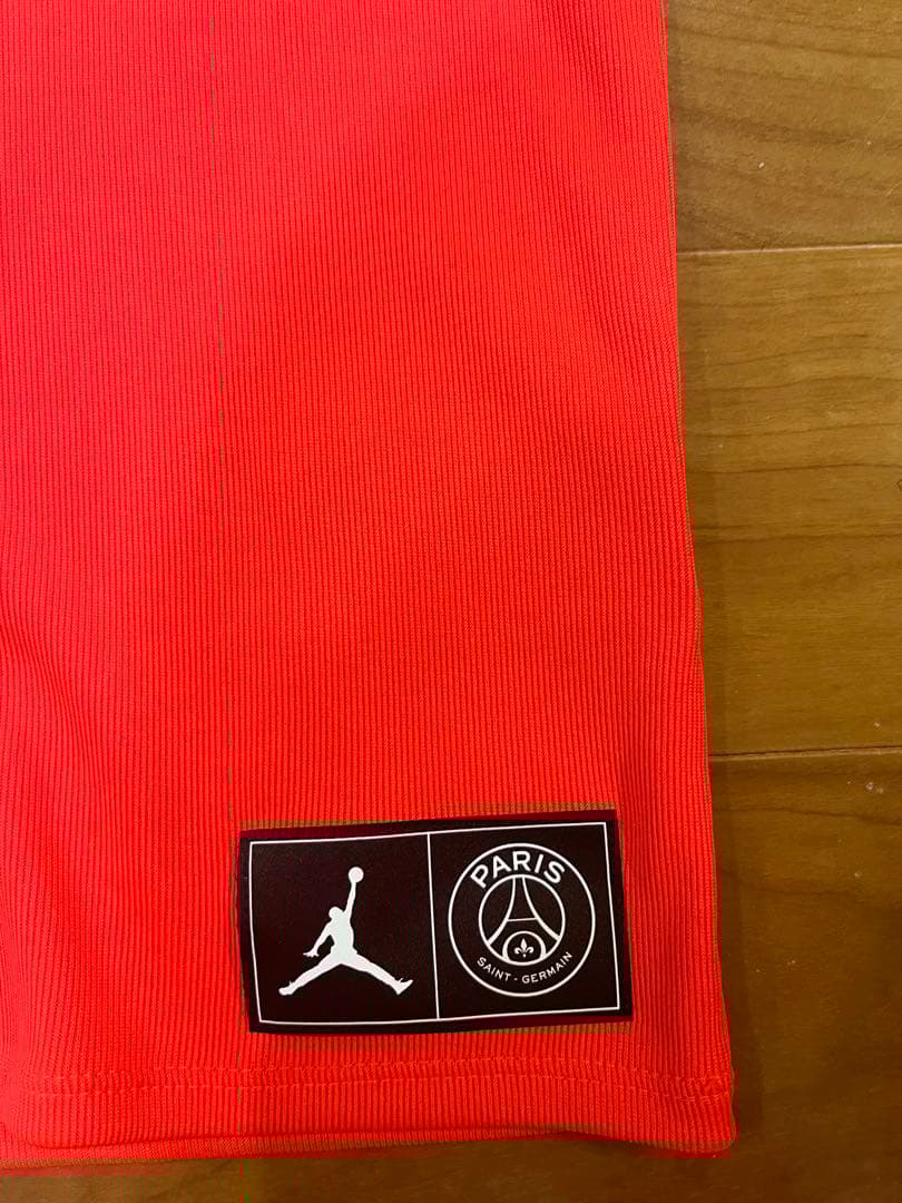 新品未　ジョーダン PARIS ジャンプマンロゴ シャツ オレンジ　Sサイズ
