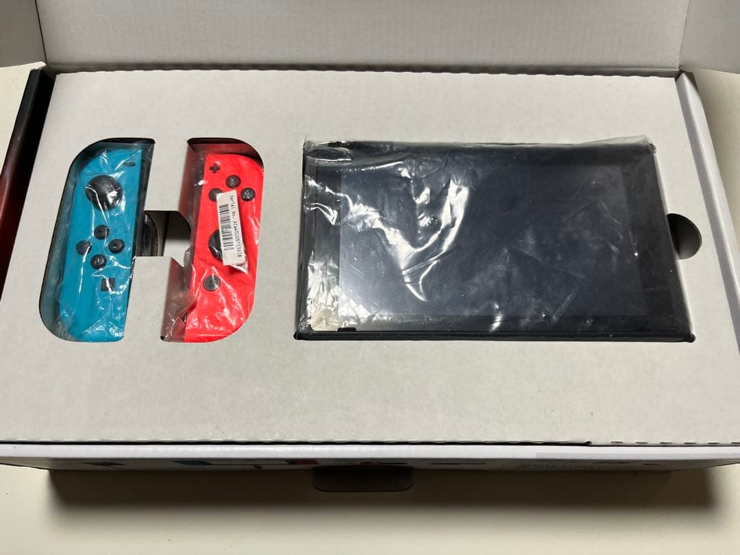 初代Nintendo Switch 本体 青/赤 付属品完備　他社ケース付き