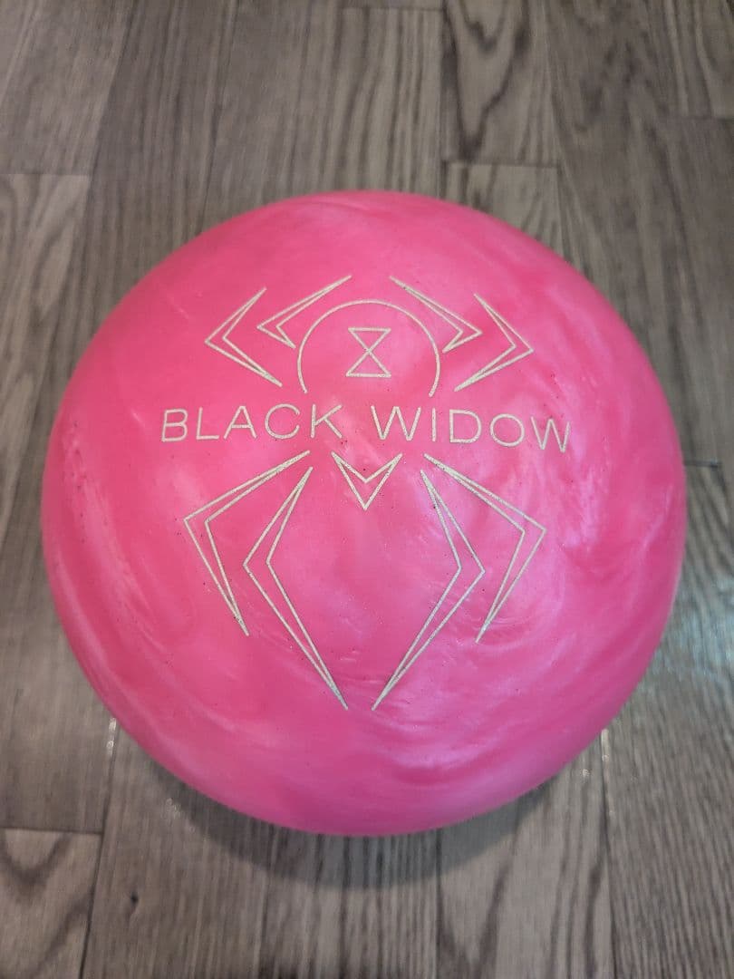 ブラックウィドウ　ピンクウレタン　ボウリングボール　13ポンド