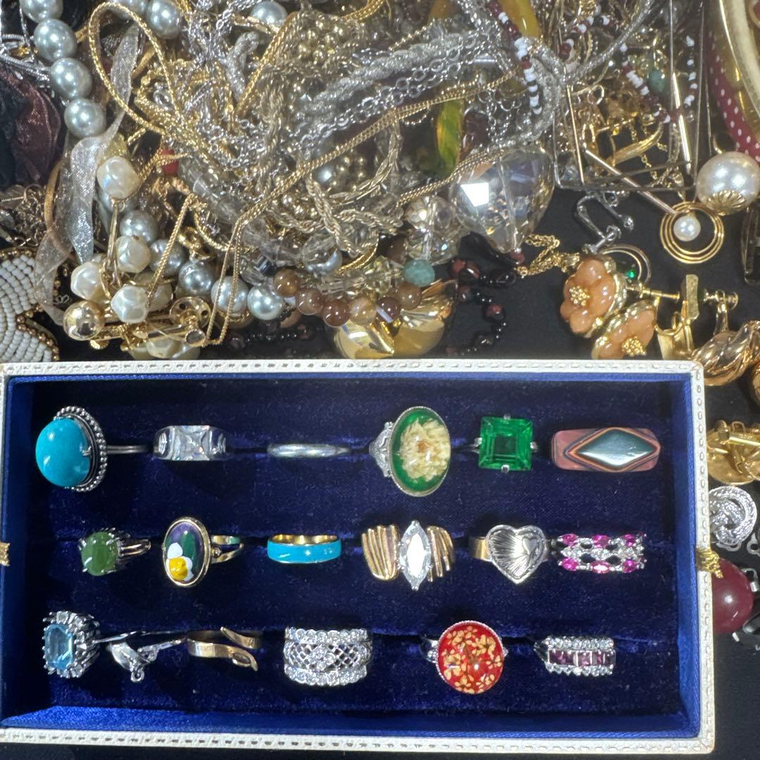 2950★レトロ　アクセサリーまとめ売り★大量★★整理品★遺品