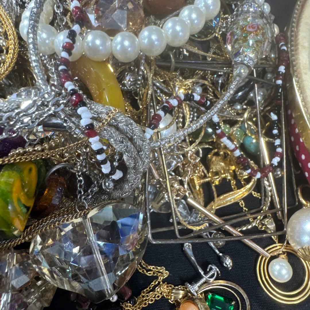 2950★レトロ　アクセサリーまとめ売り★大量★★整理品★遺品