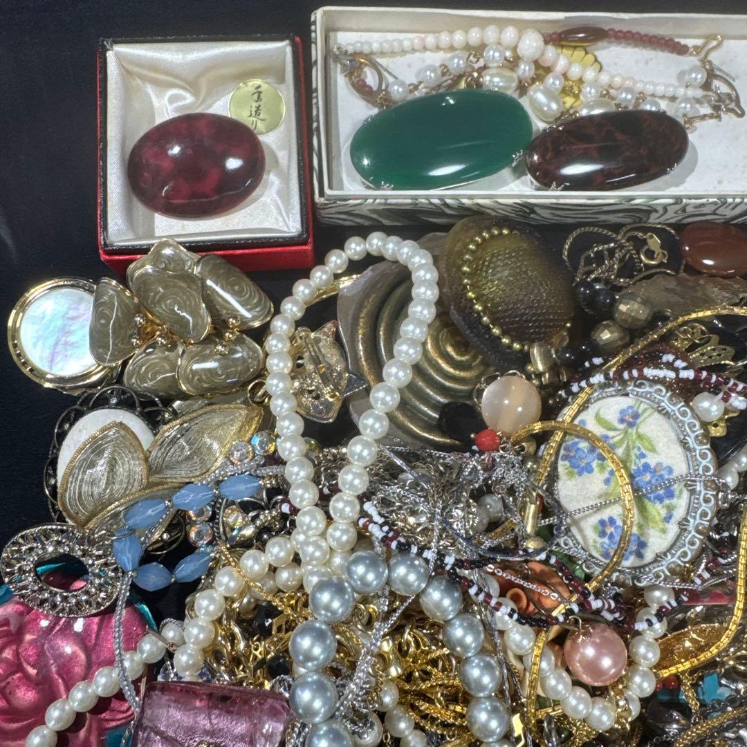 2950★レトロ　アクセサリーまとめ売り★大量★★整理品★遺品