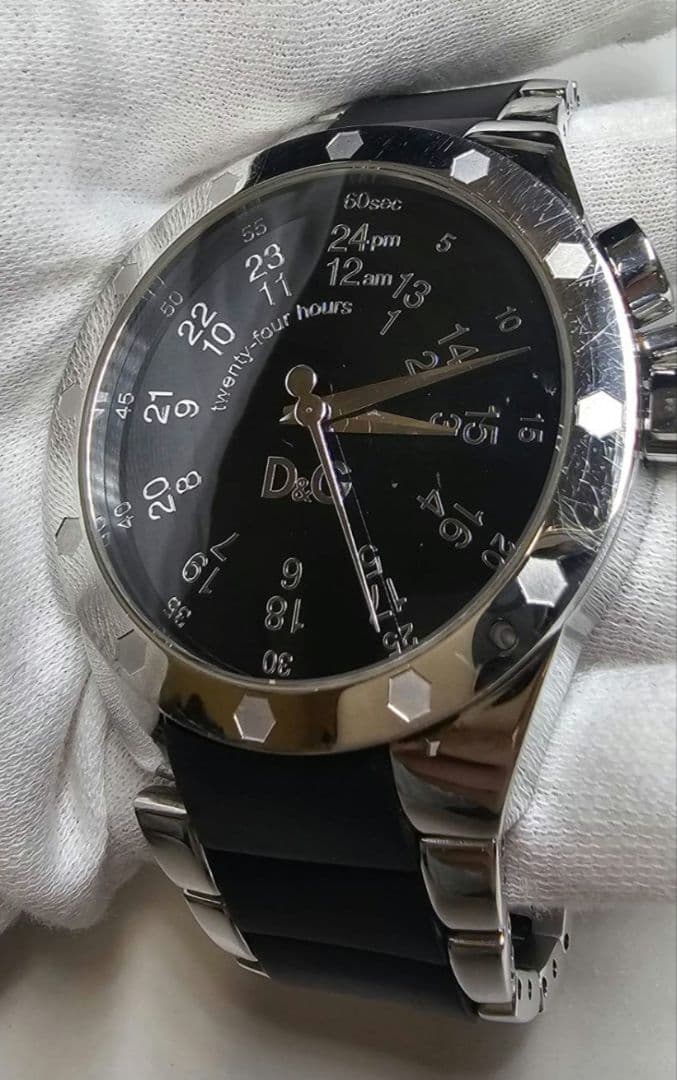 G*n様 D&G　ドルチェ&ガッバーナ　ブラック　アナログ腕時計　24時間表示