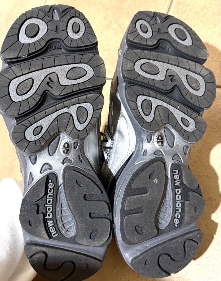 New balance 1000 ブラック×シルバー　24.5cm