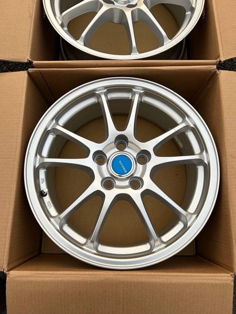 送料込み 17インチ美品　❷