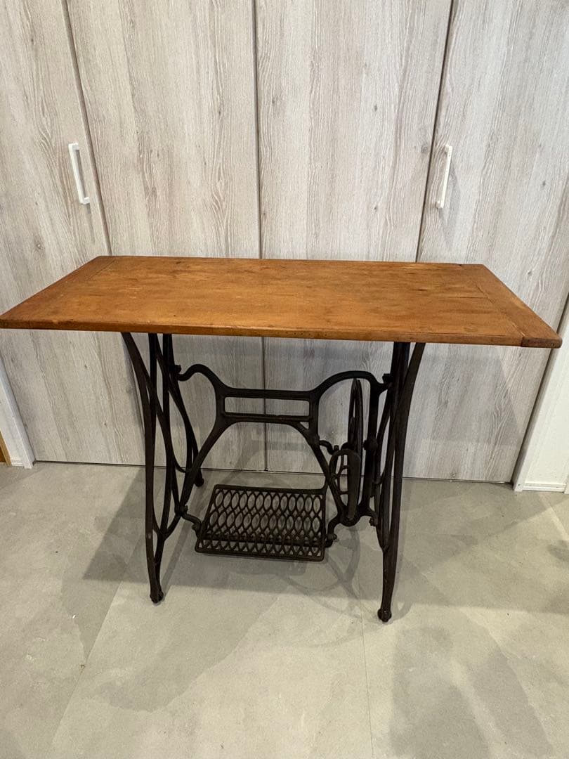 ビンテージアイアン脚テーブル