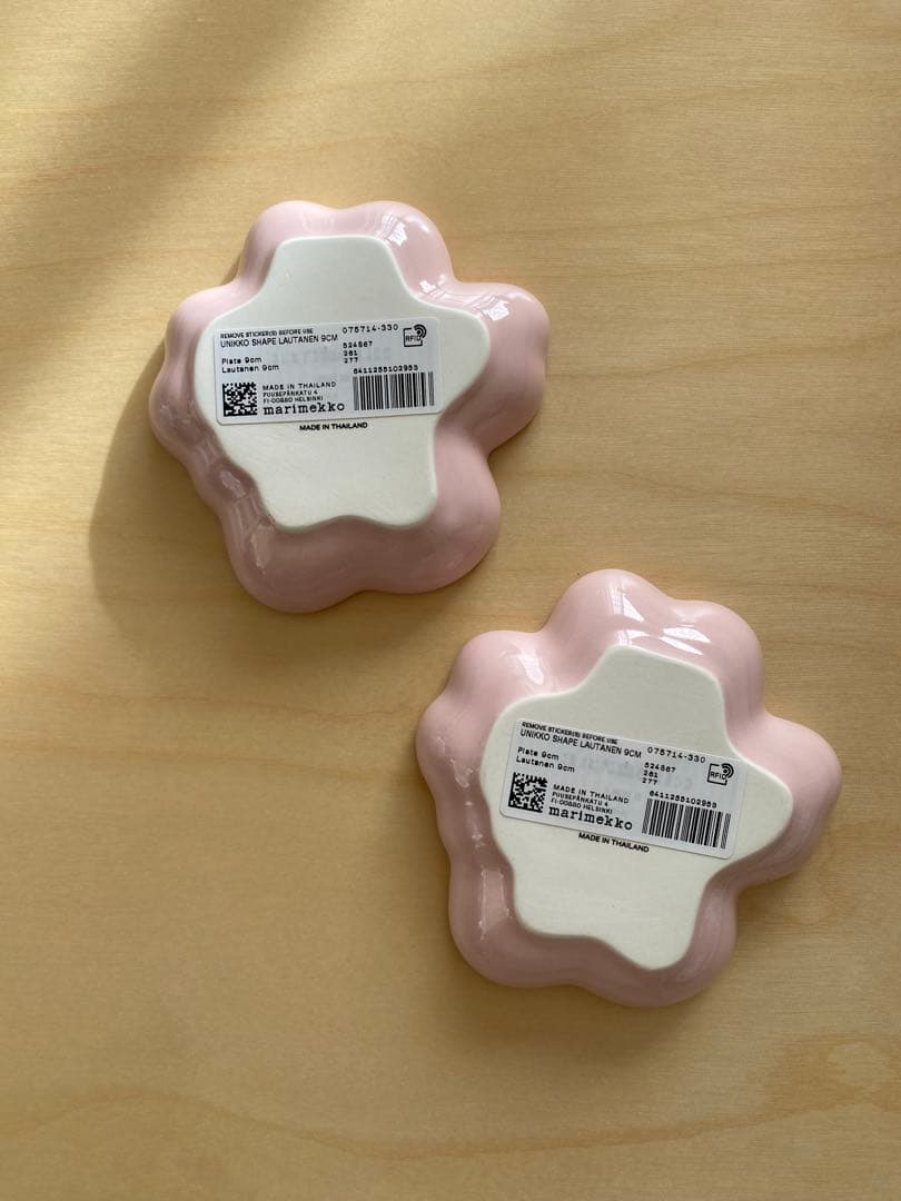 マリメッコ　新品　2026年　春　Unikko ウニッコシェイプ　プレート 2枚