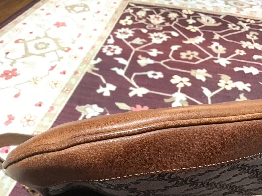 セリーヌのマカダム柄（トリオンフ）総柄　ワンショルダーバッグ　ヴィンテージ