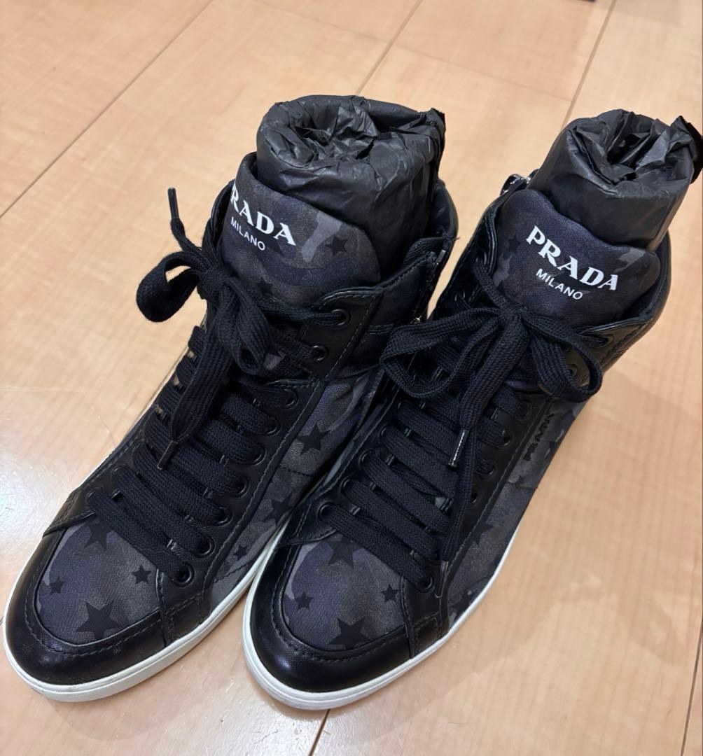 PRADA ブラック 星柄 ハイカットスニーカー SIZE37