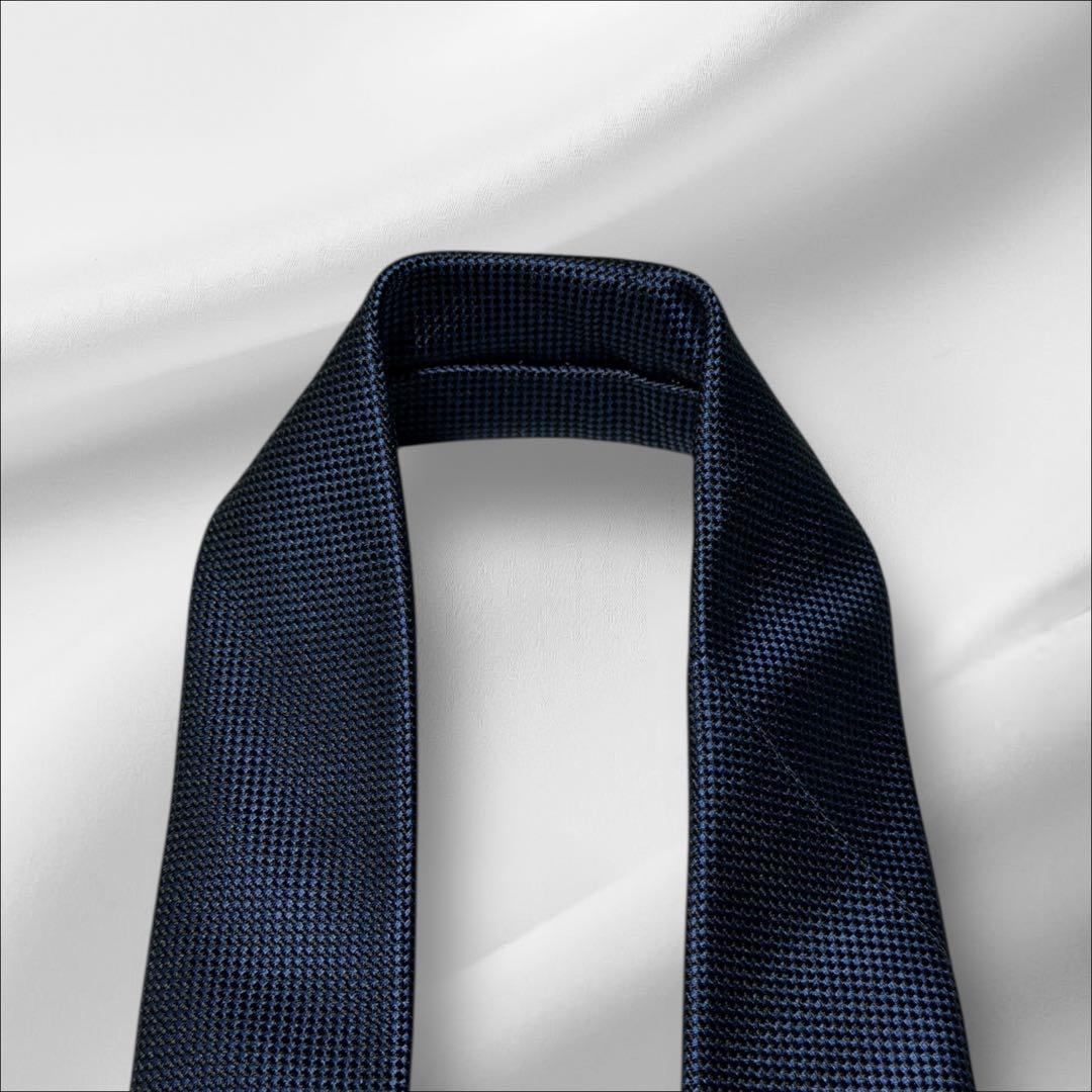 【美品】ブラックレーベルクレストブリッジ ソリッド 無地 ナロータイ ネイビー