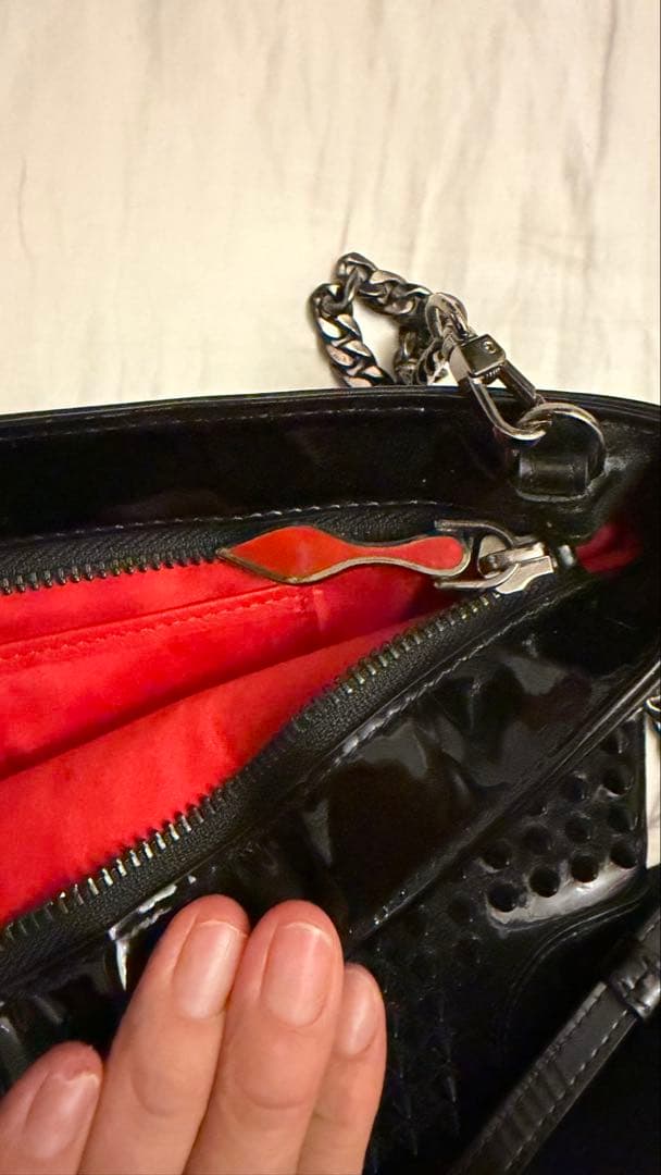 クリスチャンルブタン 2WAY クラッチバッグ ショルダーバッグ肩掛けレディース