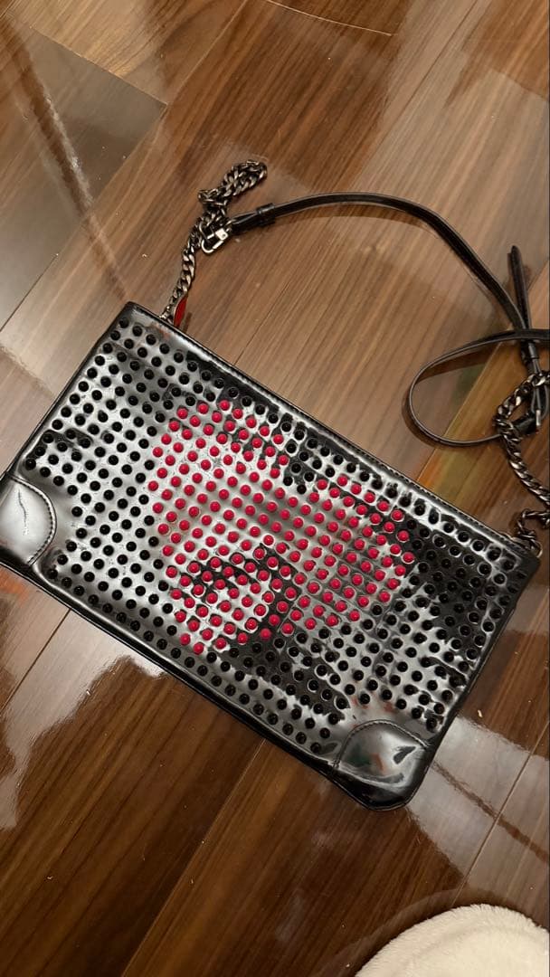 クリスチャンルブタン 2WAY クラッチバッグ ショルダーバッグ肩掛けレディース