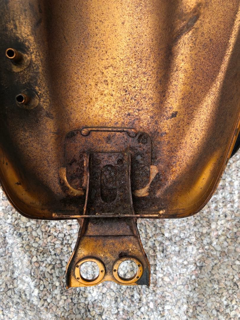 カワサキW800、ガソリンタンク、サイドカバー 、ヘッドライトケース