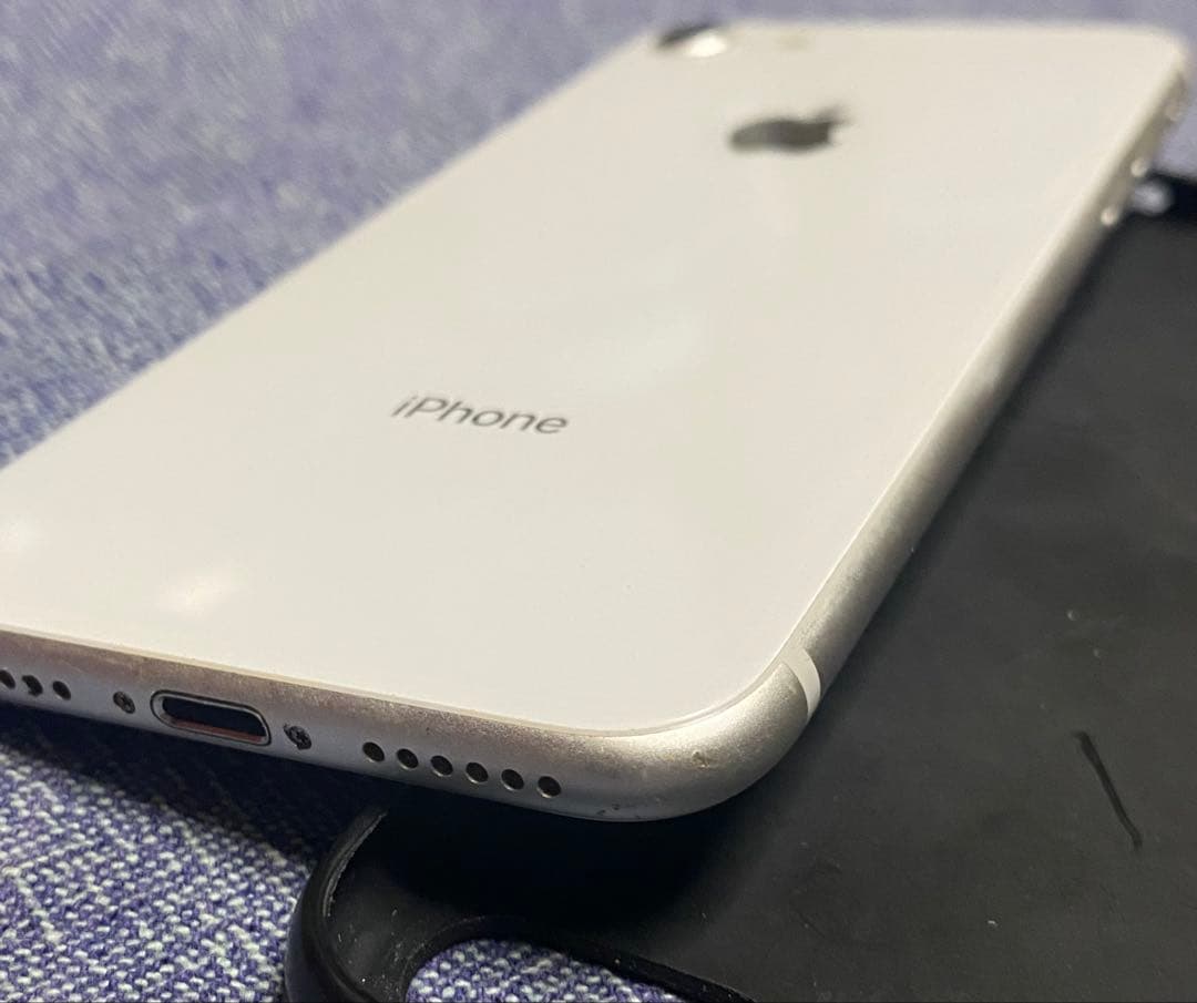 iPhone8 ホワイト　64G SIMフリー　美品